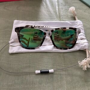 Costa Del Mar May Cowrie Green Lense Glasses